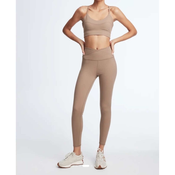 Bandier x Sincerely Jules The Rue Crossover Legging in Nutmeg - Picture 2 of 11